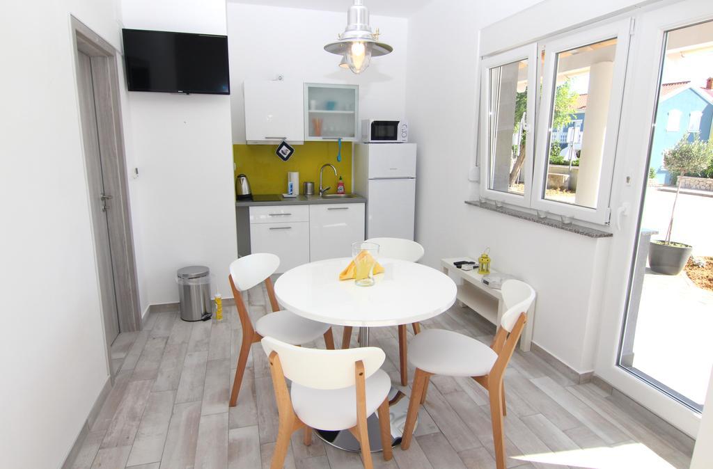 Apartment Villa Franci Pag Town Eksteriør bilde